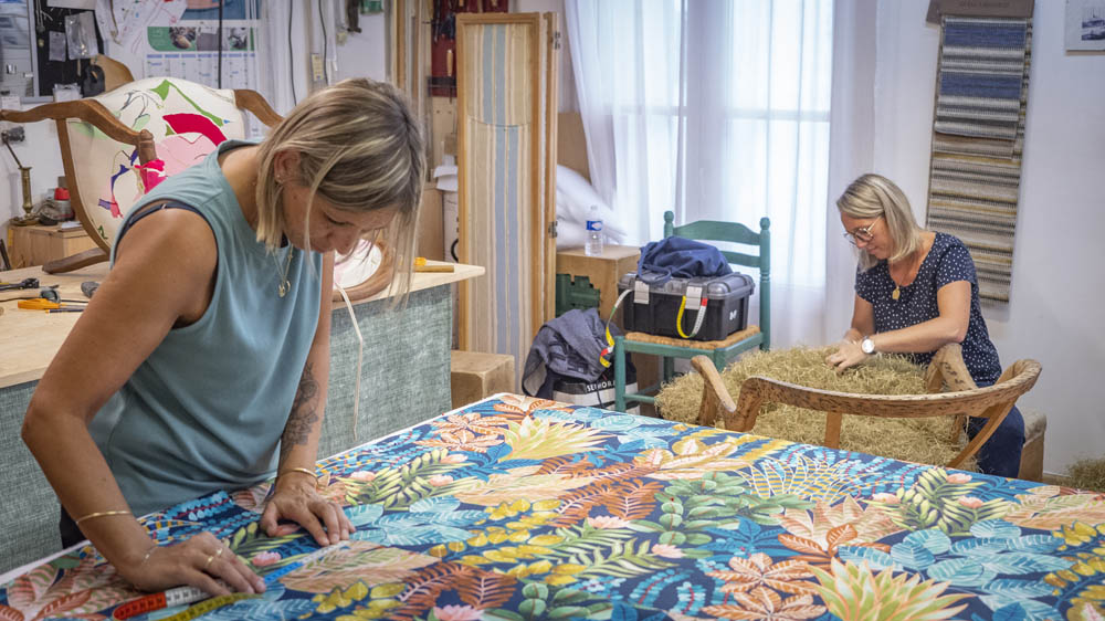 Artisan tenture murale Sommières