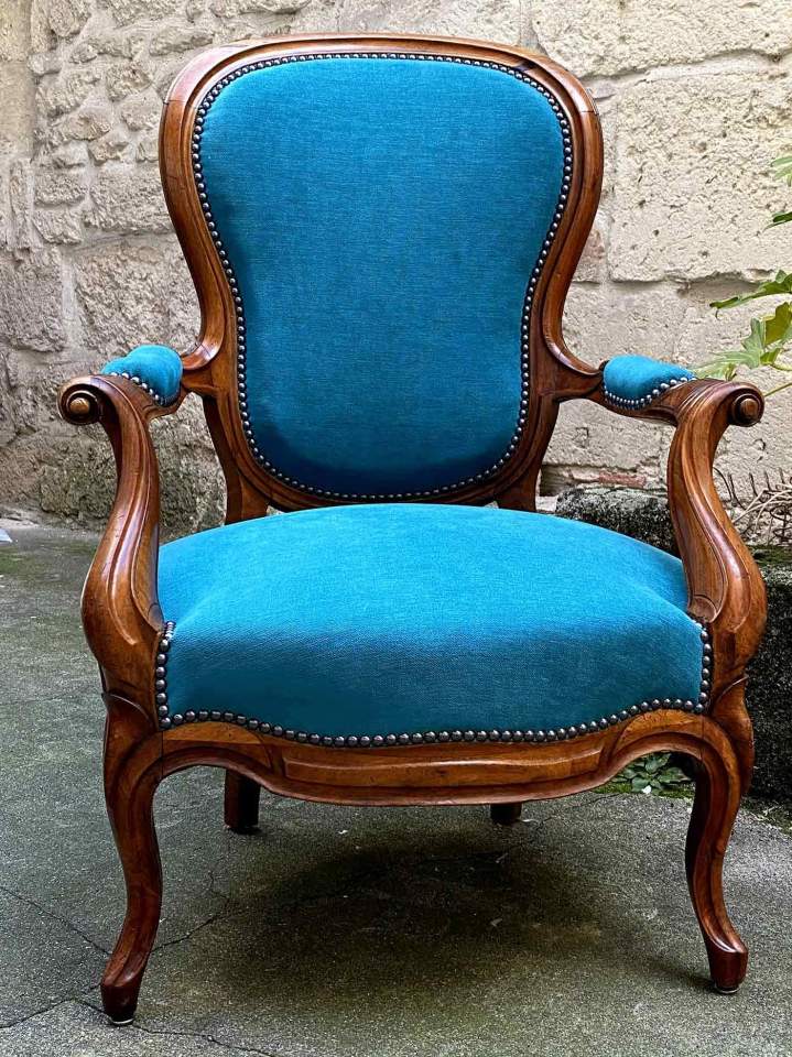 Remise à neuf d'un fauteuil de style Sommières