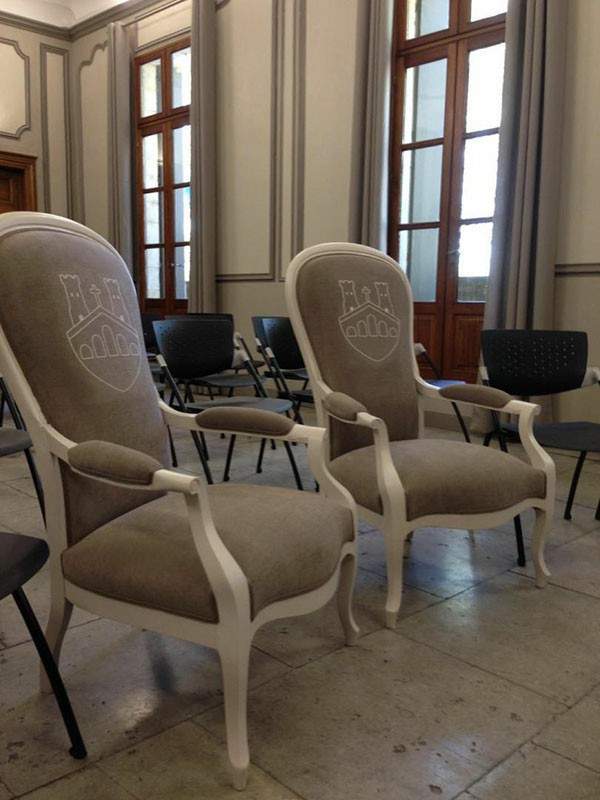 Remise à neuf d'un fauteuil de style Sommières